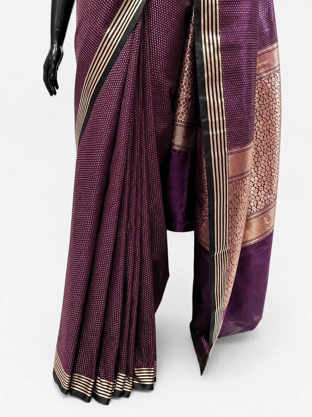 Embellished, Embroidered Bollywood
                                    Organza Saree (Green)