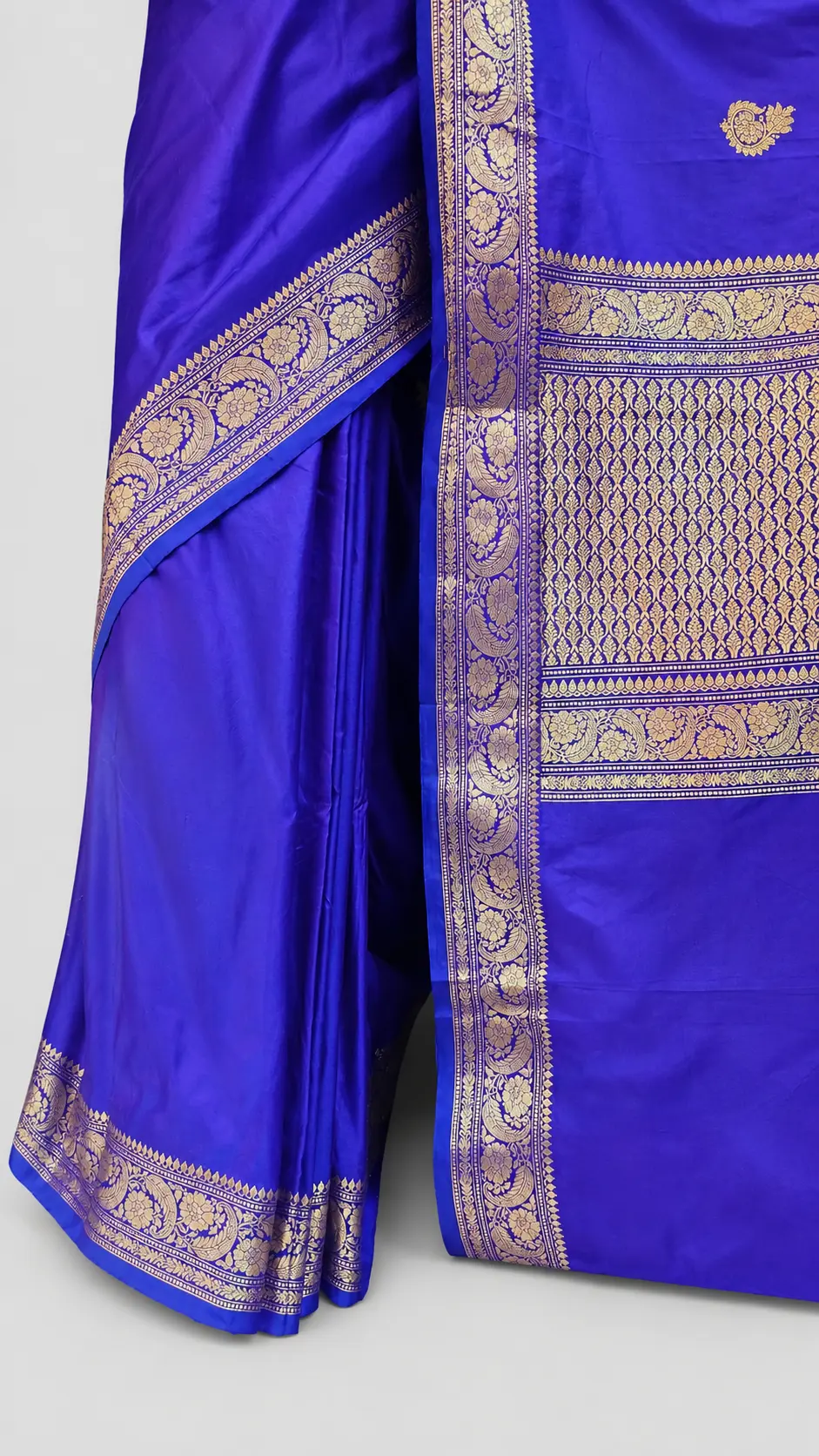 Embellished, Embroidered Bollywood
                                    Organza Saree (Green)