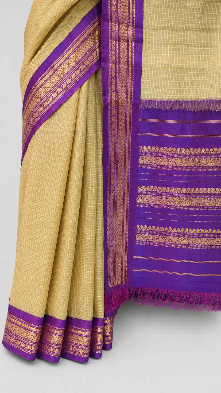 Embellished, Embroidered Bollywood
                                    Organza Saree (Green)