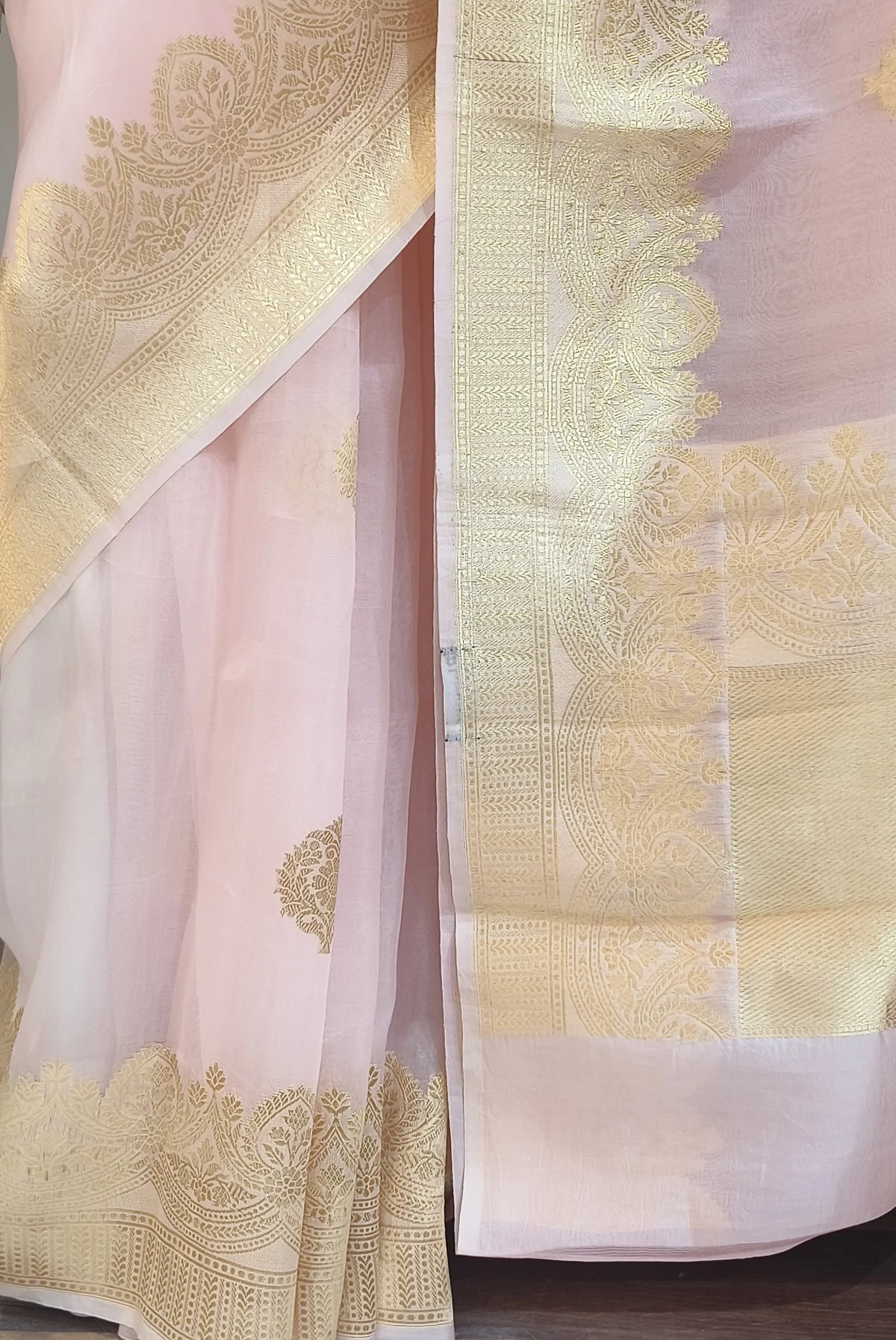 Embellished, Embroidered Bollywood
                                    Organza Saree (Green)