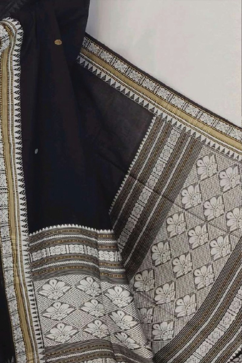 Embellished, Embroidered Bollywood
                                    Organza Saree (Green)